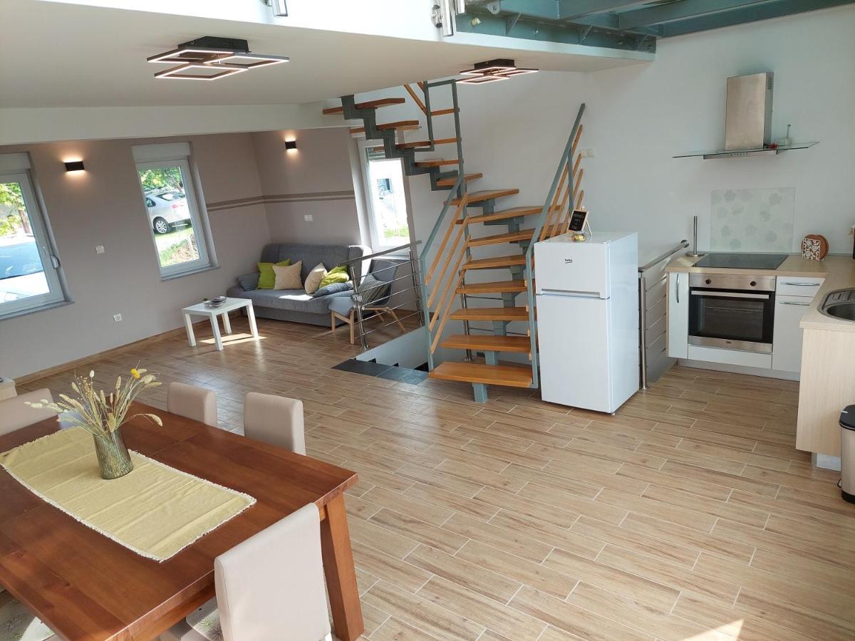 Apartma Vali Appartement Gradisca Buitenkant foto